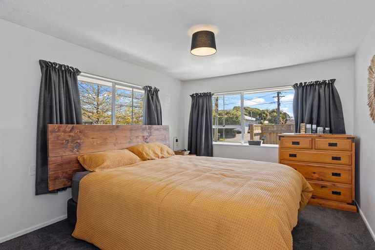Photo of property in 24 Wades Avenue, Saint Martins, Christchurch, 8022