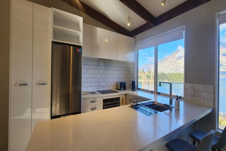Photo of property in 4/6 Suburb Street, Queenstown, 9300