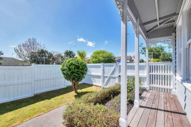 Photo of property in 1/80 Birkenhead Avenue, Birkenhead, Auckland, 0626
