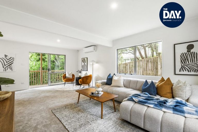 Photo of property in 2/128 Lynn Road, Bayview, Auckland, 0629