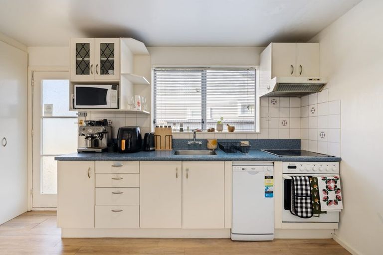 Photo of property in 2/34 Devon Street, Sydenham, Christchurch, 8023