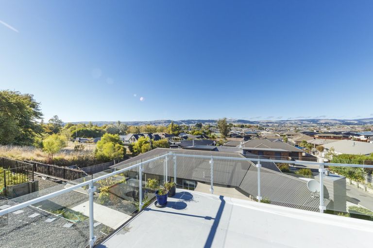 Photo of property in 18b Galea Grove, Kelvin Grove, Palmerston North, 4414