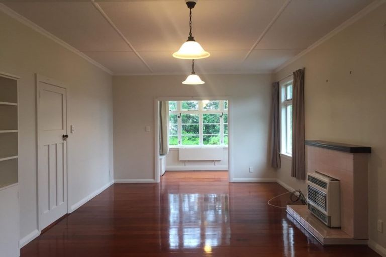 Photo of property in 11 Norfolk Street, Northland, Wellington, 6012