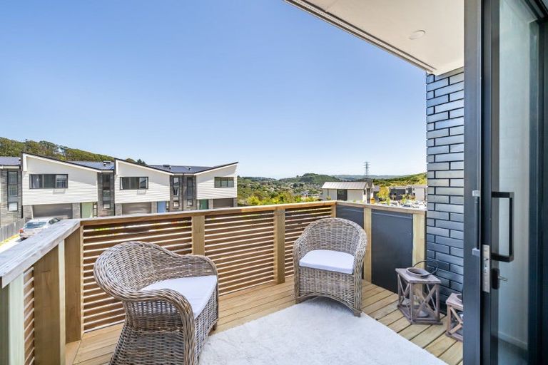 Photo of property in 37 Holystone Road, Whitby, Porirua, 5024