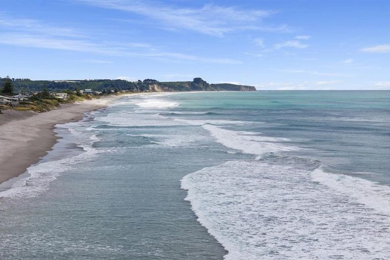 Photo of property in 175 Pukehina Parade, Pukehina, 3189