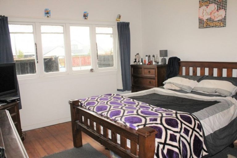 Photo of property in 180 Queen Street, Westport, 7825