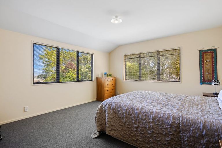 Photo of property in 26 Highcrest Heights, Westmorland, Christchurch, 8025
