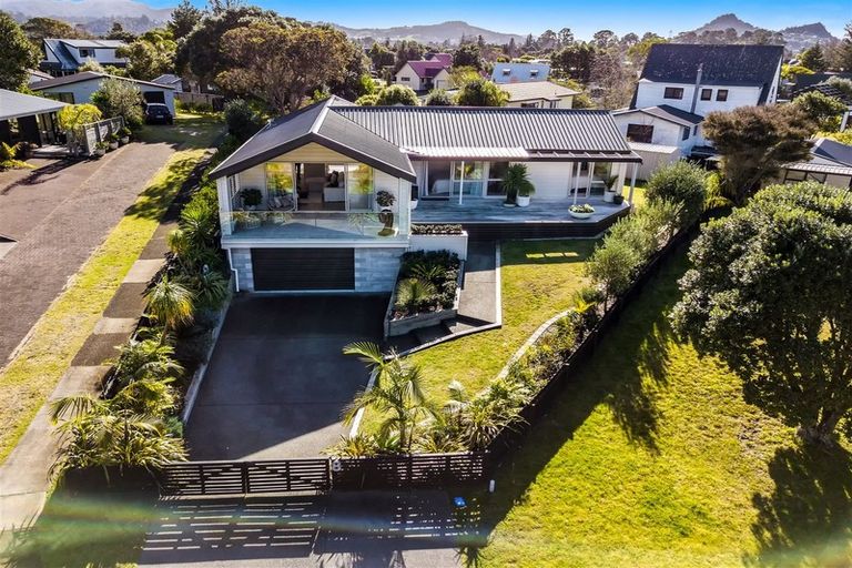 Photo of property in 8 Conqueror Rise, Pauanui, Hikuai, 3579