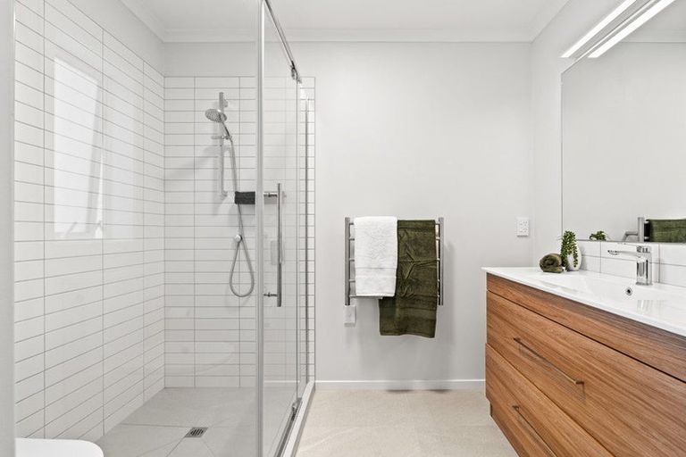 Photo of property in 16 Waru Nui Court, Orewa, 0931