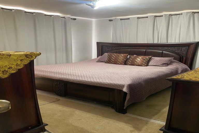 Photo of property in 1/32 Waverley Avenue, Glenfield, Auckland, 0629