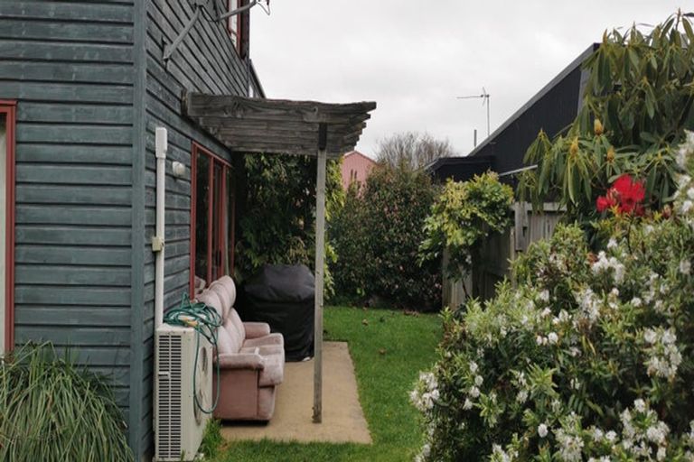 Photo of property in 15a Paeroa Street, Riccarton, Christchurch, 8041