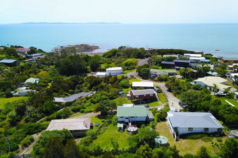 Photo of property in 31 Powells Road, Cable Bay, 0420