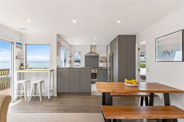 Photo of property in 3 Mariners View Road, Beach Haven, Auckland, 0626