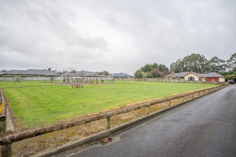 Photo of property in 39 Parnell Heights Drive, Kelvin Grove, Palmerston North, 4414