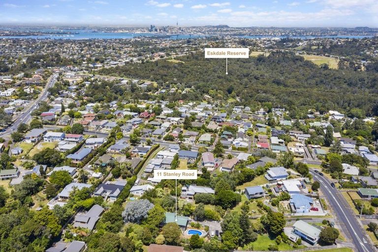 Photo of property in 11 Stanley Road, Glenfield, Auckland, 0629