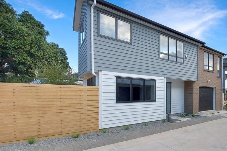 Photo of property in 20c Mackenzie Street, Te Atatu South, Auckland, 0610