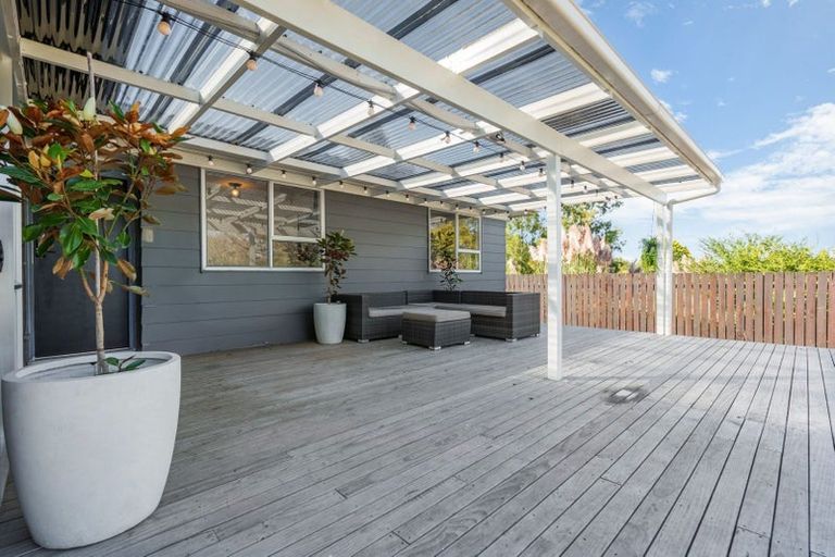 Photo of property in 6 Keryn Place, Opaheke, Papakura, 2113