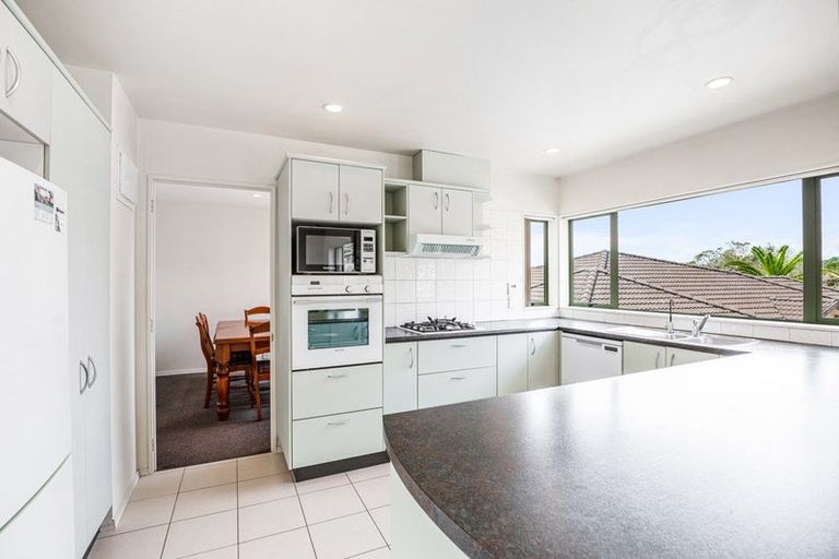 Photo of property in 23 San Vito Place, Henderson, Auckland, 0612