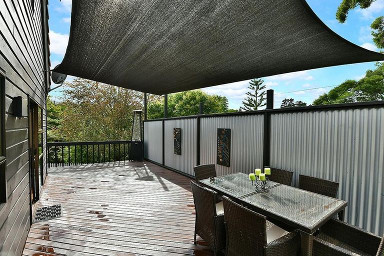 Photo of property in 3/427 Don Buck Road, Massey, Auckland, 0614