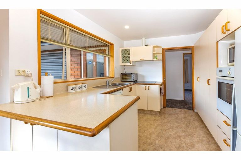 Photo of property in 30 Seymour Street, Hornby, Christchurch, 8042