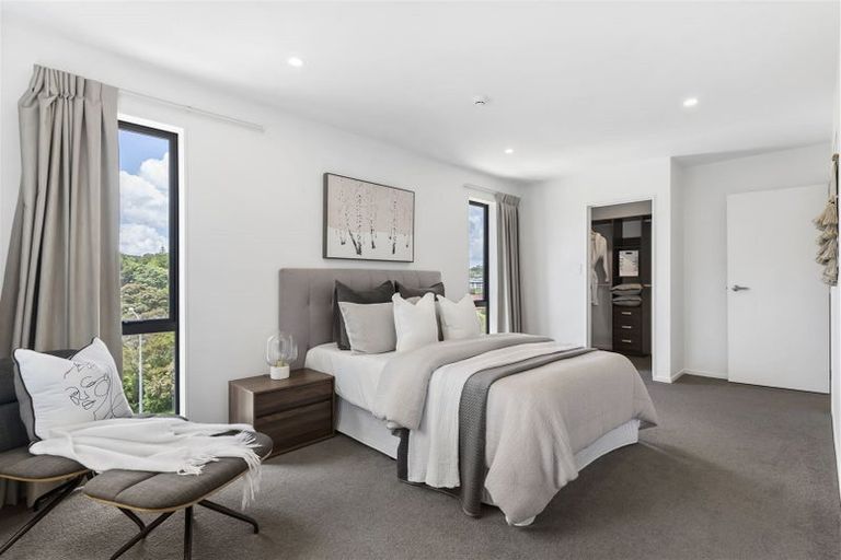 Photo of property in 1/4 Mcquoid Place, Glenfield, Auckland, 0629