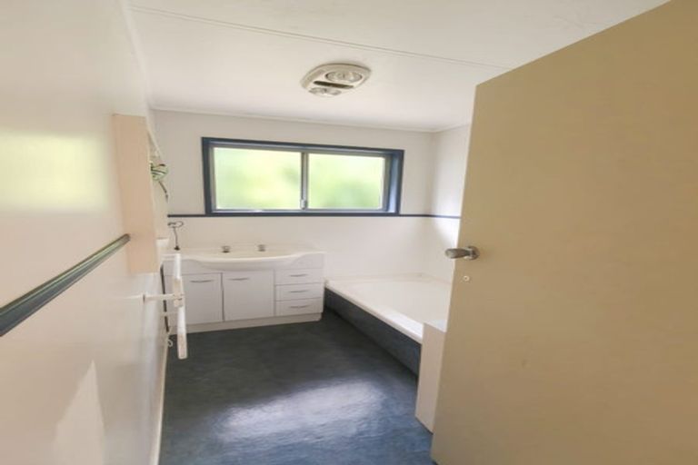 Photo of property in 37 Seon Place, Birkdale, Auckland, 0626