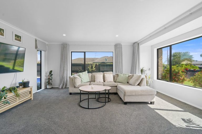 Photo of property in 28 Madison Street, Cambridge, 3434