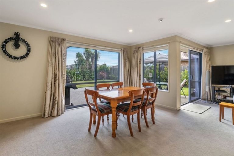 Photo of property in 7 Strathcarron Place, Broomfield, Christchurch, 8042