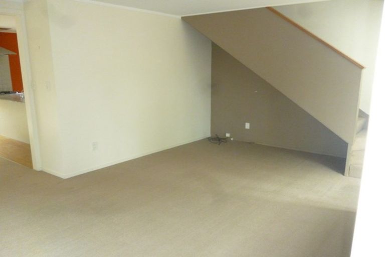 Photo of property in 2/8 Priestley Drive, Bucklands Beach, Auckland, 2014