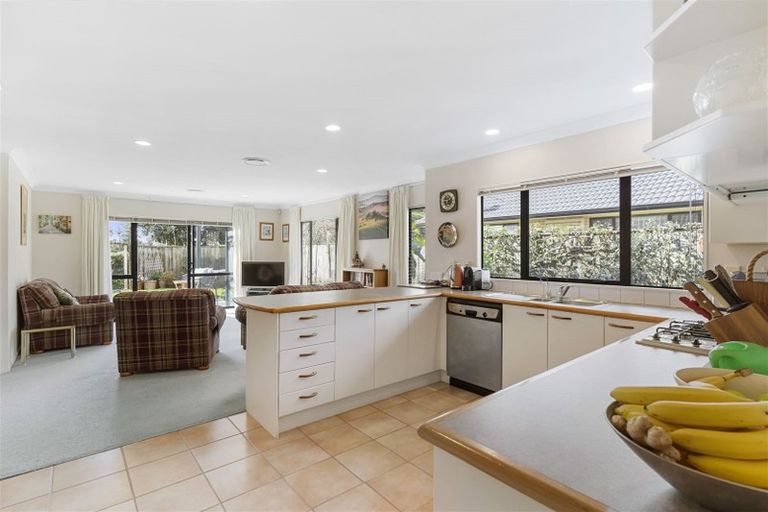 Photo of property in 12 Moy Place, East Tamaki Heights, Auckland, 2016