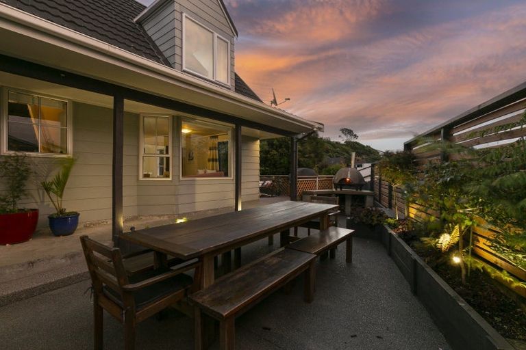 Photo of property in 6 Cambrian Street, Churton Park, Wellington, 6037