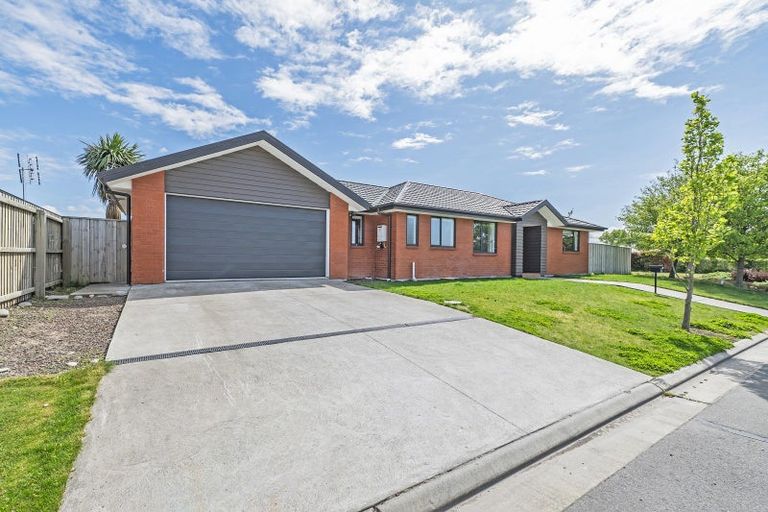 Photo of property in 17 Exeter Lane, Rolleston, 7614