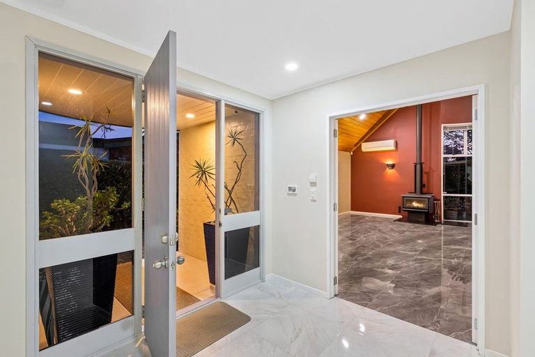 Photo of property in 5 Maygrove Drive, Orewa, 0931