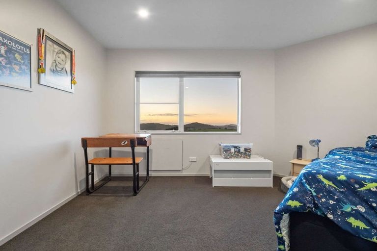 Photo of property in 25 Medhurst Road, Bombay, 2675