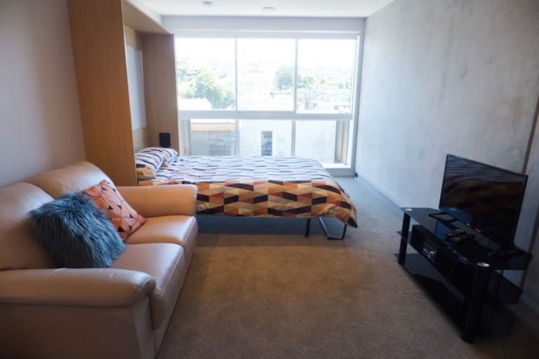 Photo of property in Vedado Apartments, 201/41u Hopper Street, Mount Cook, Wellington, 6011