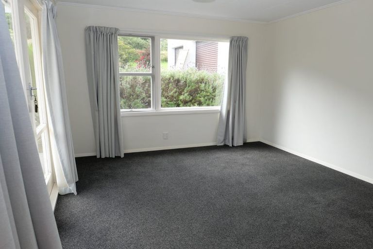 Photo of property in 16 Kotare Street, Waikanae, 5036