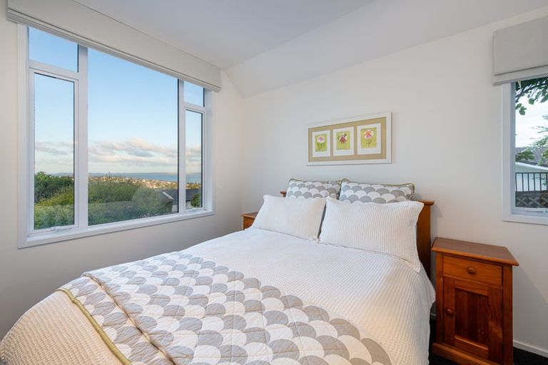 Photo of property in 17 Calypso Place, Rothesay Bay, Auckland, 0630