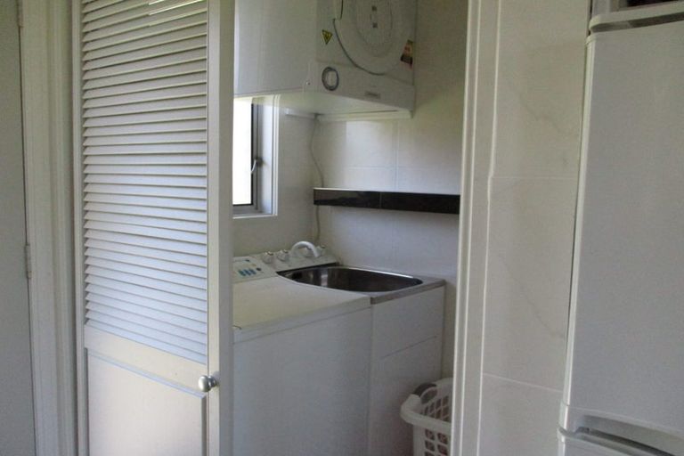 Photo of property in 2/10 Raewyn Place, Pakuranga, Auckland, 2010