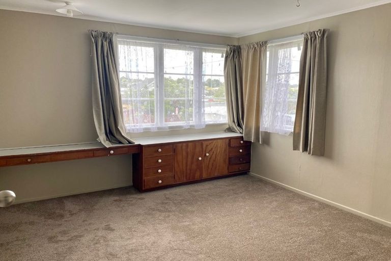 Photo of property in 17 Sheehan Road, Te Atatu South, Auckland, 0610