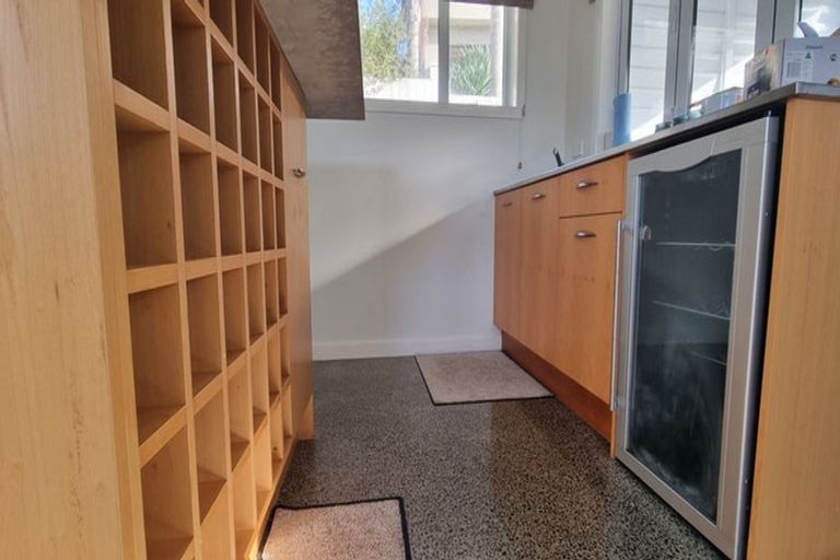 Photo of property in 17 Bevyn Street, Castor Bay, Auckland, 0620
