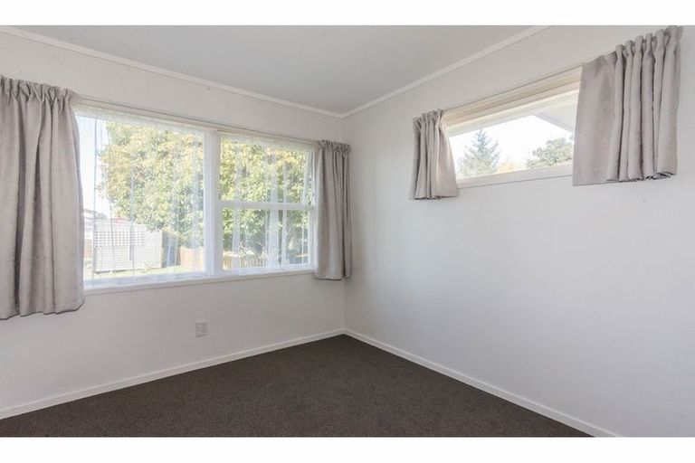 Photo of property in 24 Sunvue Road, Glen Eden, Auckland, 0602