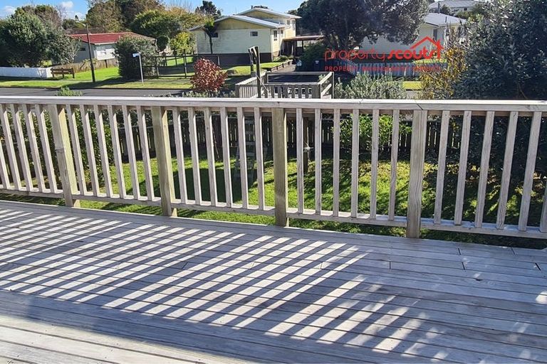 Photo of property in 15 Shearwater Street, One Tree Point, 0118