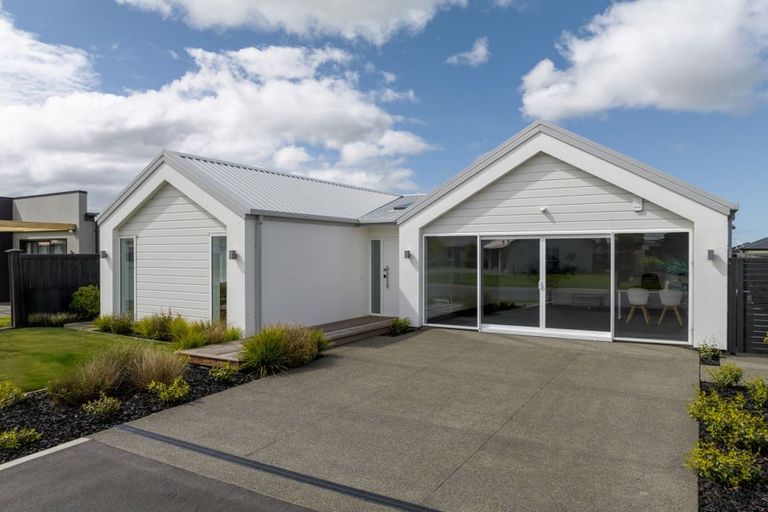 Photo of property in 46 Finstock Way, Rolleston, 7614