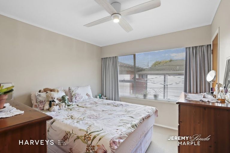 Photo of property in 28 Faith Bullock Place, New Lynn, Auckland, 0600