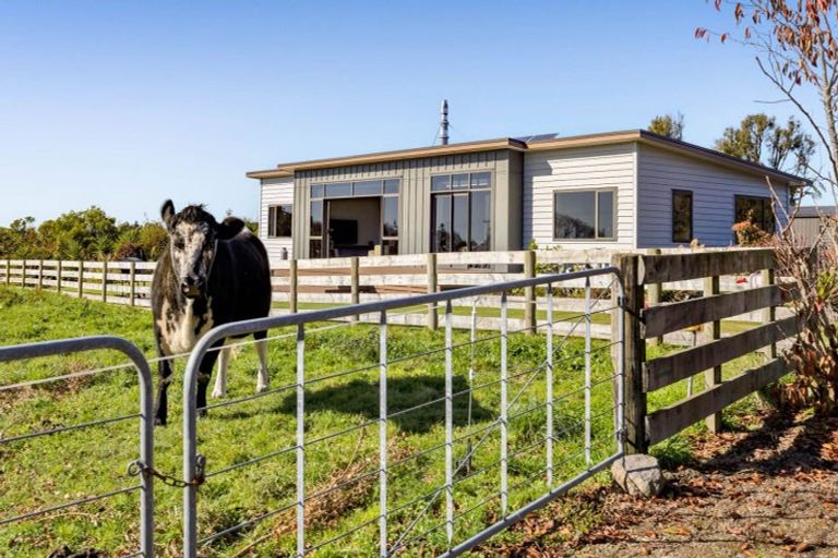 Photo of property in 178 Rugby Road, Tariki, Inglewood, 4388