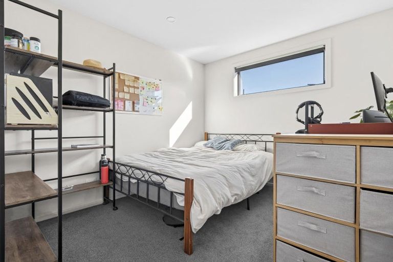 Photo of property in 5 Mount Creighton Crescent, Wanaka, 9305