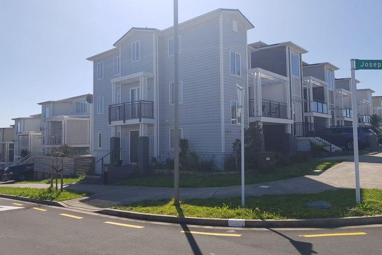 Photo of property in 24 Fernly Rise, Flat Bush, Auckland, 2019