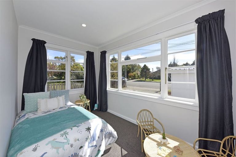 Photo of property in 111 Vagues Road, Northcote, Christchurch, 8052