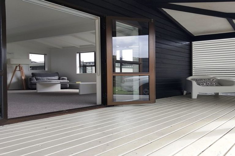 Photo of property in 44b Walton Street, Red Beach, 0932