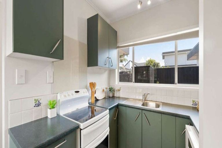 Photo of property in 1/35 Vivian Wilson Drive, Eastern Beach, Auckland, 2012